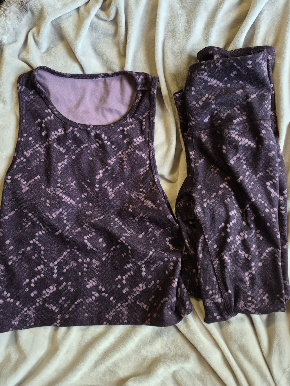 Marika Balance Collection Women's Top/Leggings Set Purple Snakeprint Size Small